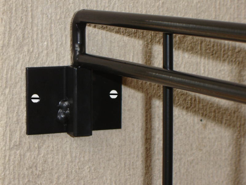 Detalle bisagra puertita bebe